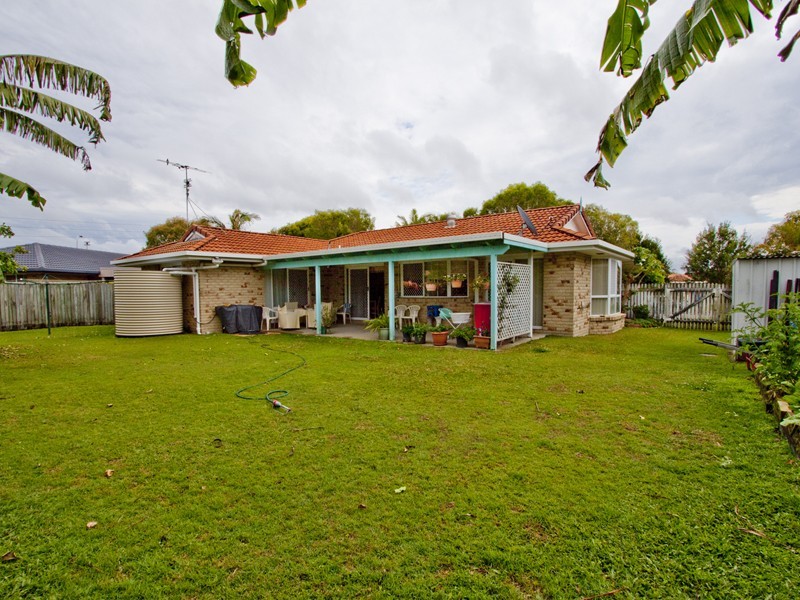 5 Lakeside Crescent, Currimundi QLD 4551