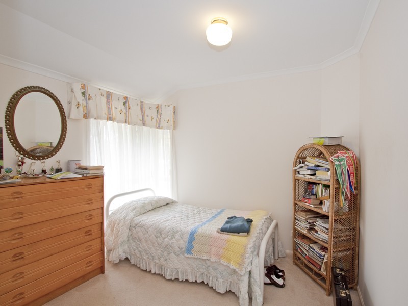 5 Lakeside Crescent, Currimundi QLD 4551