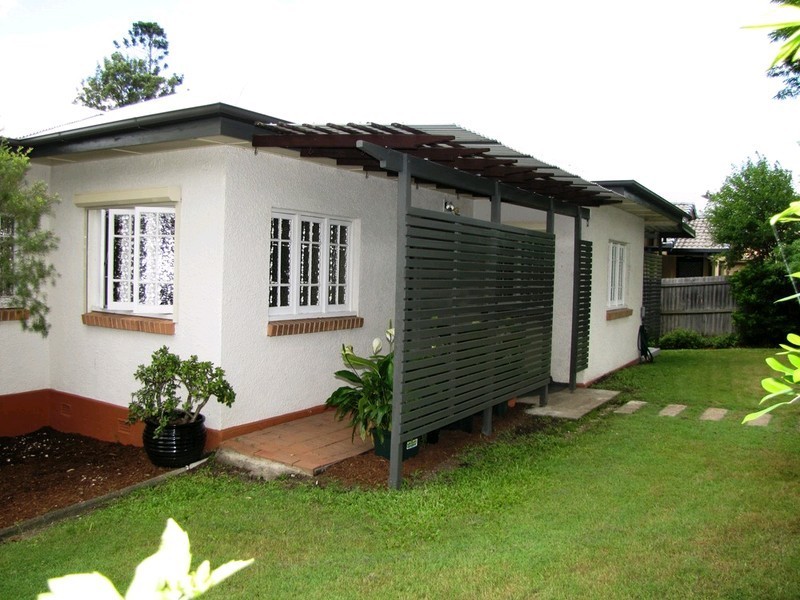 2 Greens Road, Coorparoo QLD 4151