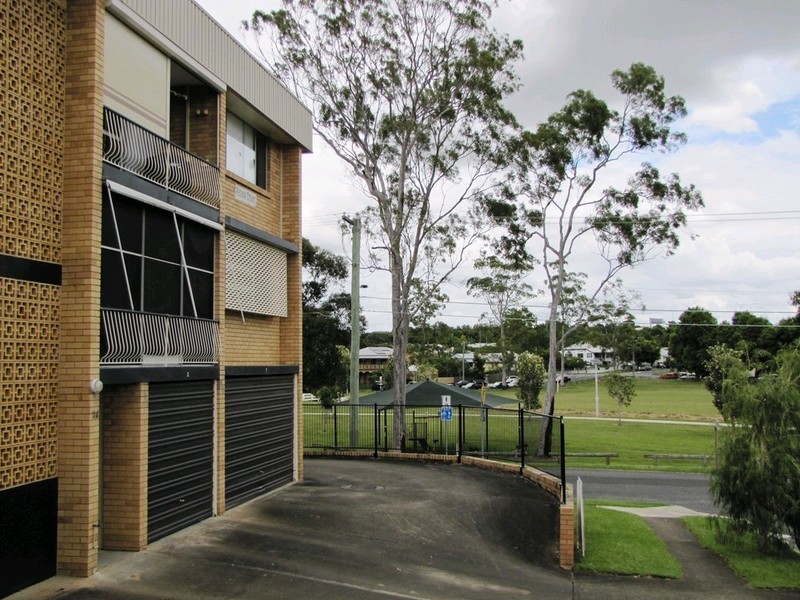 8/16 Regina Street, Greenslopes QLD 4120