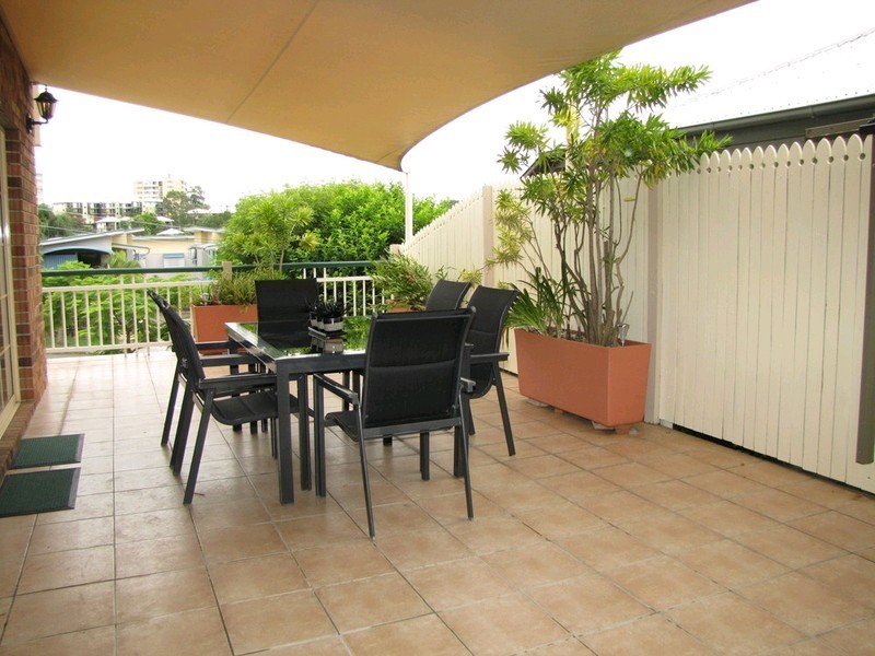 1/37 Dickens Street, Norman Park QLD 4170