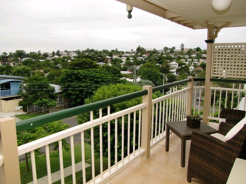 1/37 Dickens Street, Norman Park QLD 4170