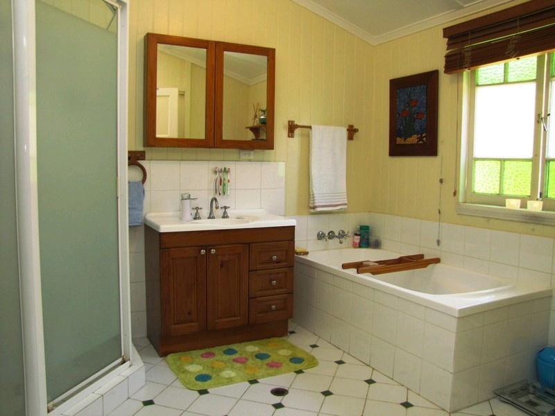 15 Rowland Street, Coorparoo QLD 4151