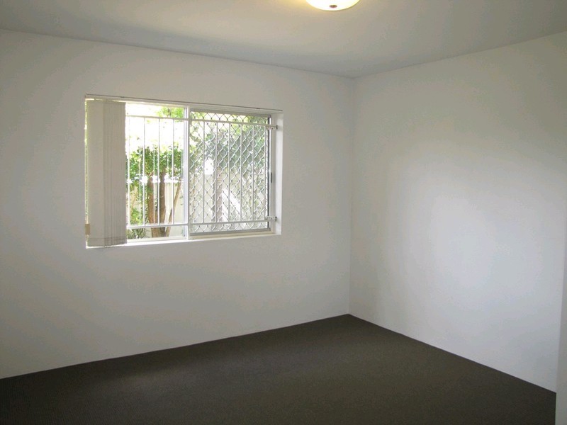 2/33 Thomas Street, Greenslopes QLD 4120