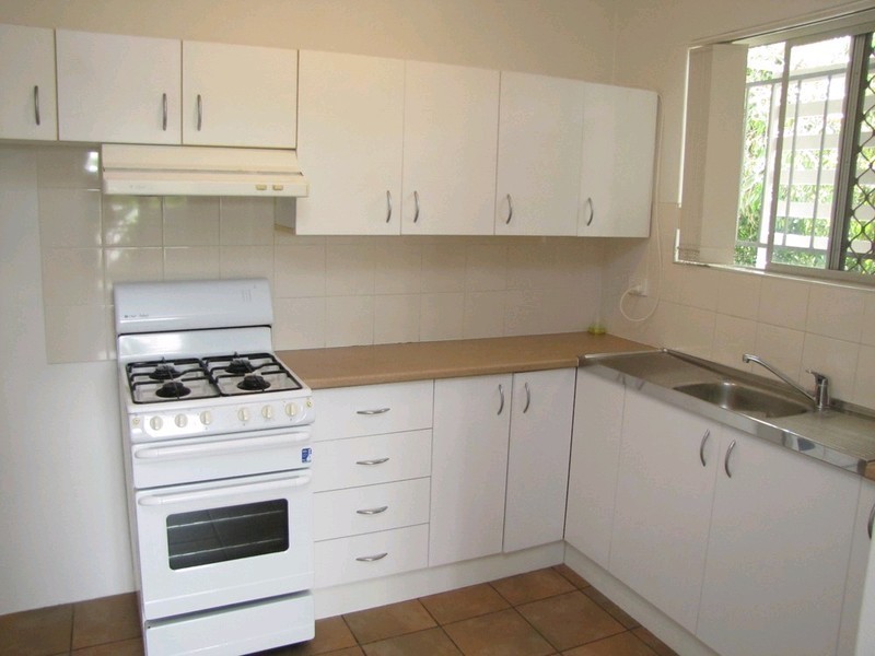 2/33 Thomas Street, Greenslopes QLD 4120