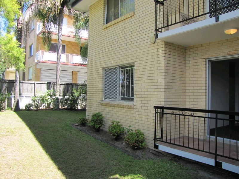 2/33 Thomas Street, Greenslopes QLD 4120