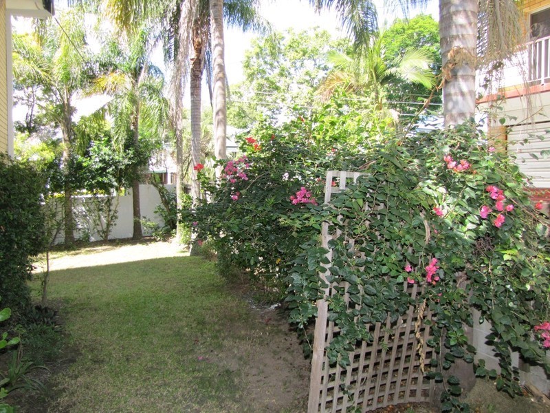 2/33 Thomas Street, Greenslopes QLD 4120