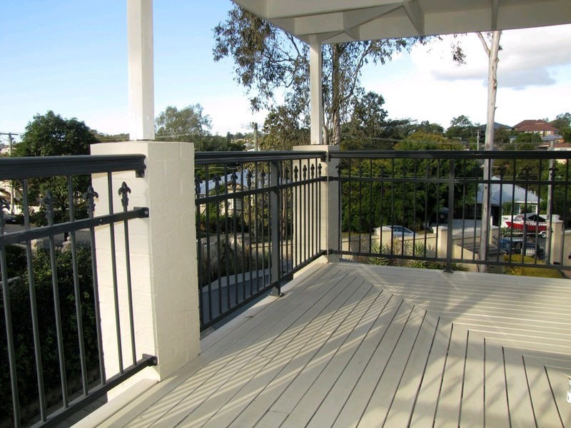 10 Patrick Street, Norman Park QLD 4170