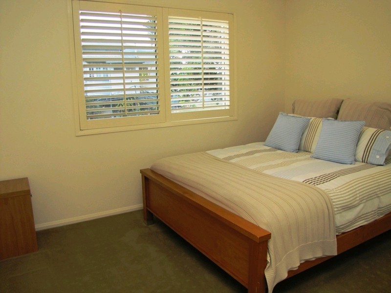 10 Patrick Street, Norman Park QLD 4170