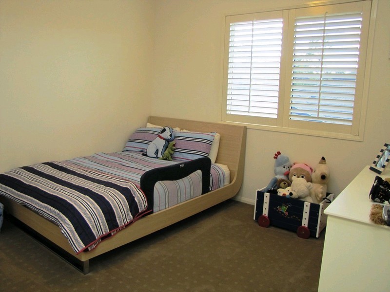 10 Patrick Street, Norman Park QLD 4170