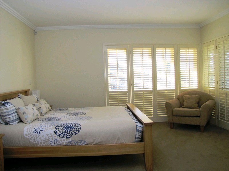 10 Patrick Street, Norman Park QLD 4170