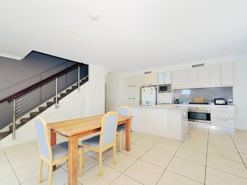 1/263 Cavendish Road, Coorparoo QLD 4151