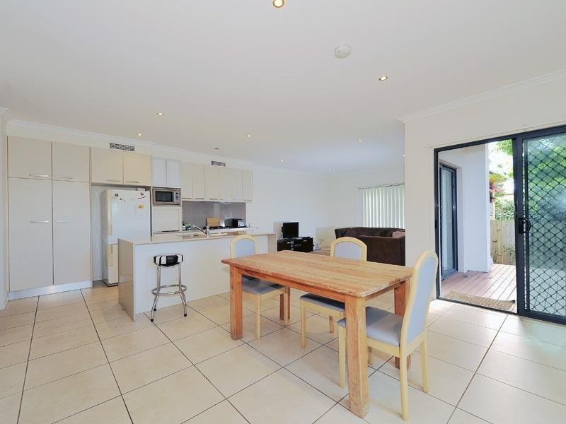 1/263 Cavendish Road, Coorparoo QLD 4151