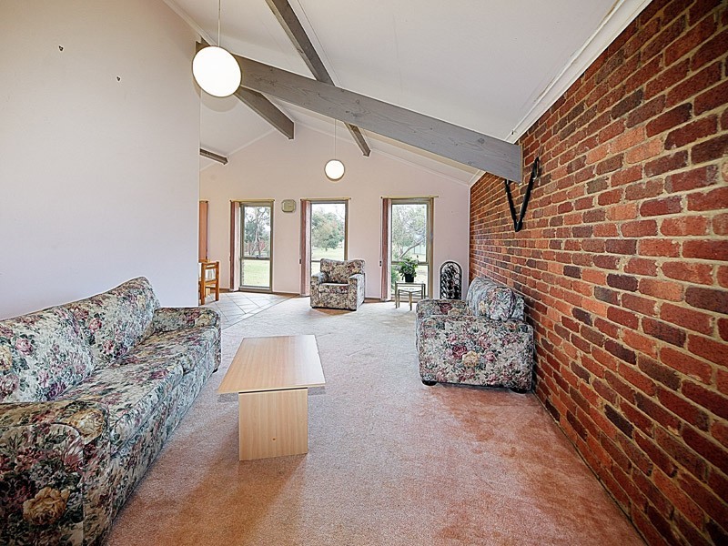 13 Gryphon Walk, St Albans VIC 3021