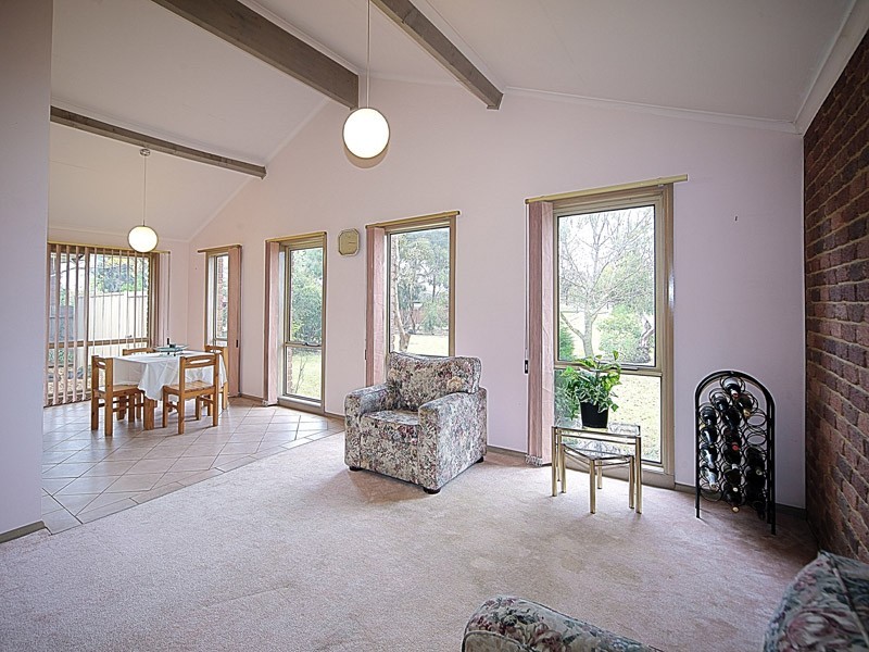 13 Gryphon Walk, St Albans VIC 3021