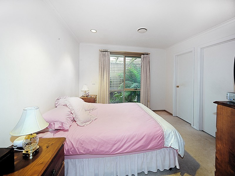 13 Gryphon Walk, St Albans VIC 3021