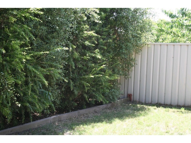 4 Yendon Close, Caroline Springs VIC 3023