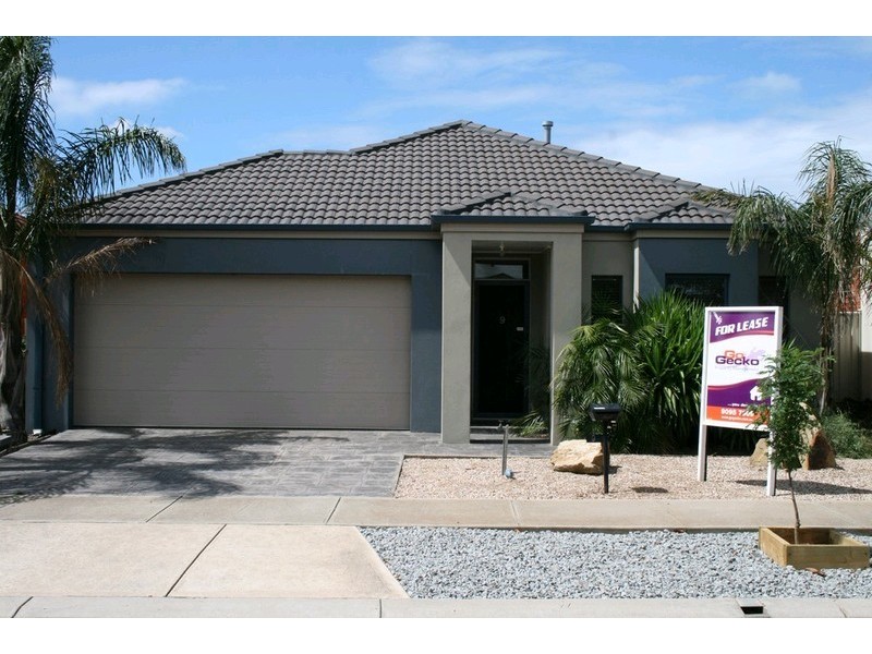9 Morwell Garden, Caroline Springs VIC 3023