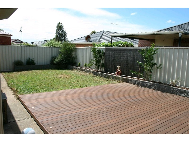 9 Morwell Garden, Caroline Springs VIC 3023