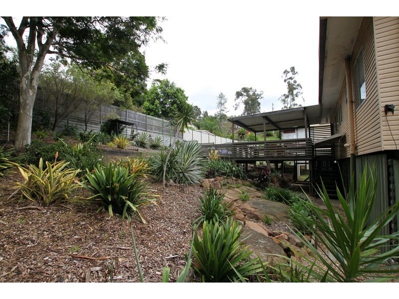 5 Devon Drive, Bellbird Park QLD 4300