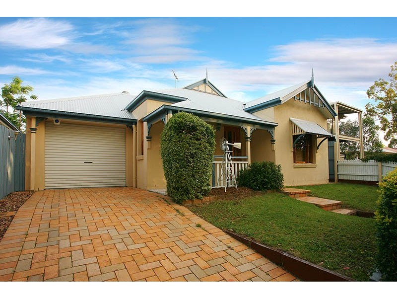 17 Carisbrook Circuit, Forest Lake QLD 4078