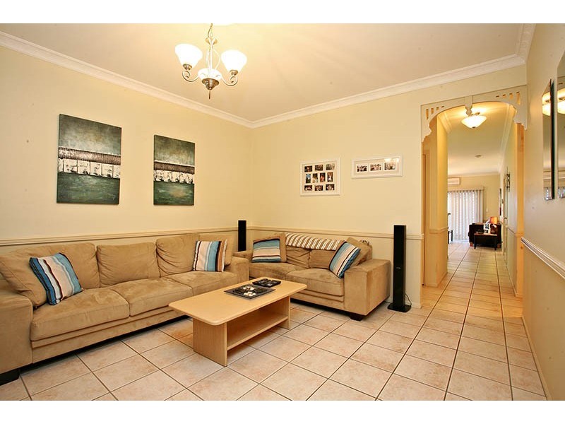 17 Carisbrook Circuit, Forest Lake QLD 4078