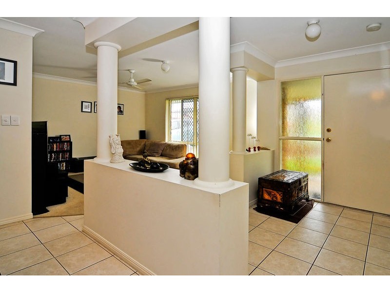 9 Pinehurst Place, Oxley QLD 4075