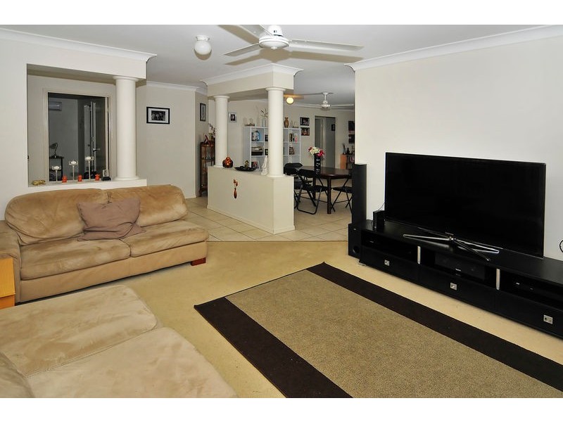 9 Pinehurst Place, Oxley QLD 4075