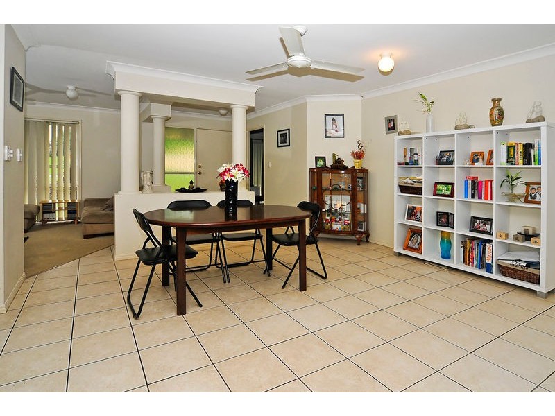 9 Pinehurst Place, Oxley QLD 4075