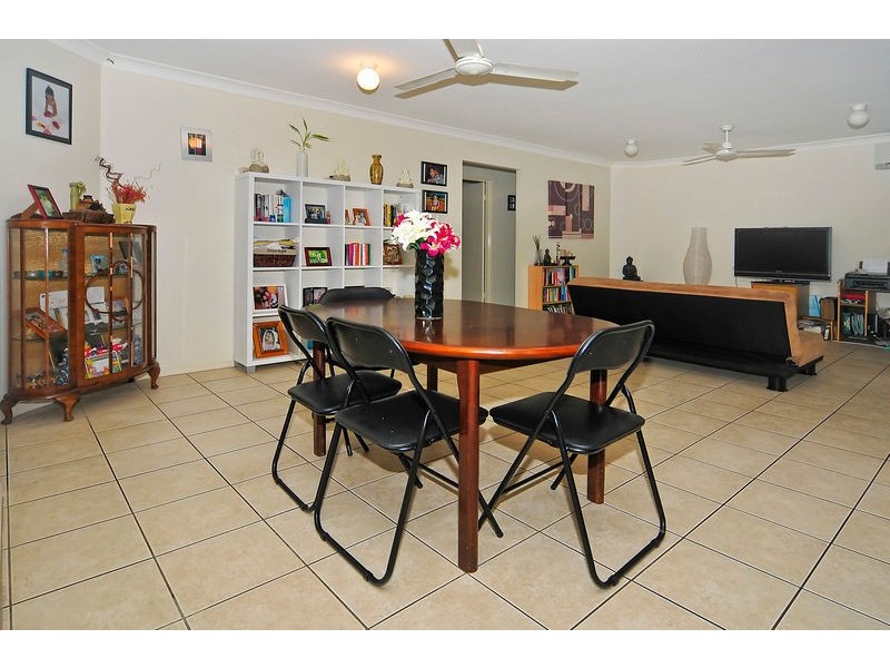 9 Pinehurst Place, Oxley QLD 4075