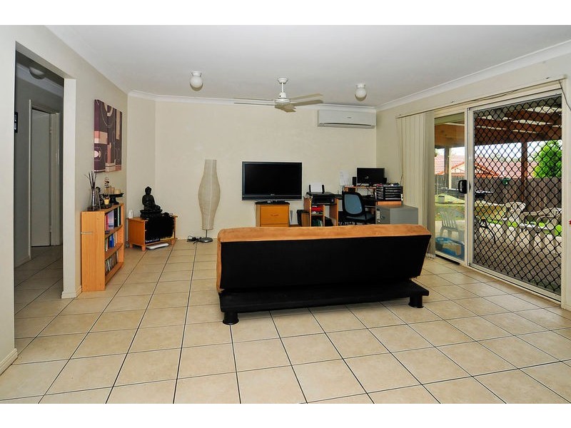 9 Pinehurst Place, Oxley QLD 4075