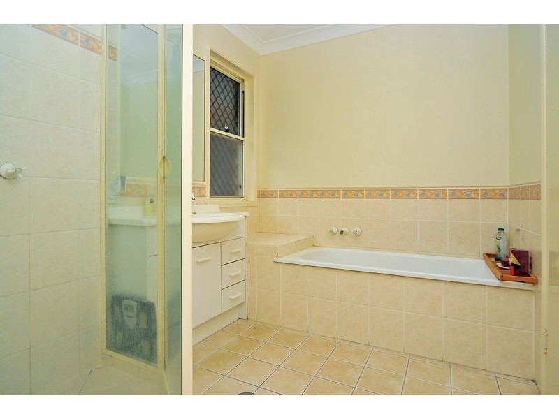 9 Pinehurst Place, Oxley QLD 4075