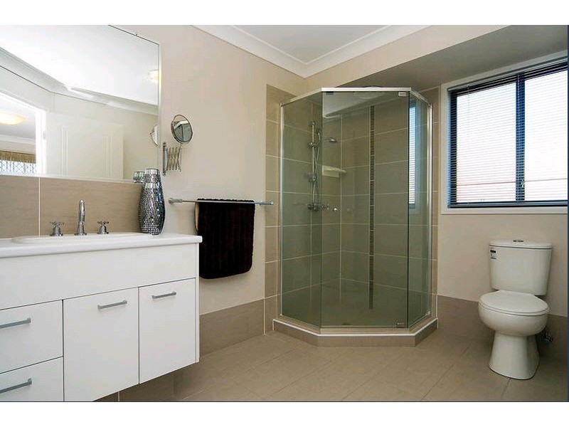 17 Holterman Crescent, Redbank Plains QLD 4301