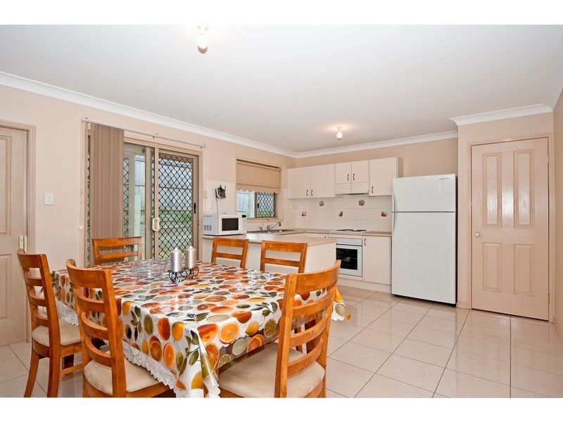 6 Lyrebird Lane, Bellbird Park QLD 4300