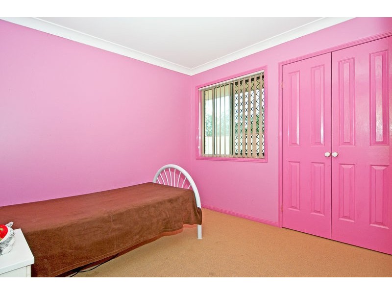 6 Lyrebird Lane, Bellbird Park QLD 4300