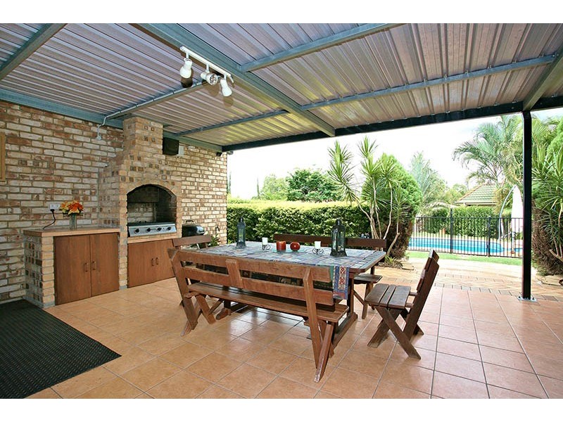 24 Regents Circuit, Forest Lake QLD 4078