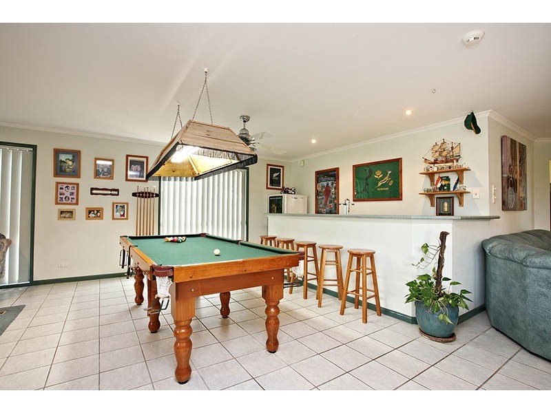 24 Regents Circuit, Forest Lake QLD 4078