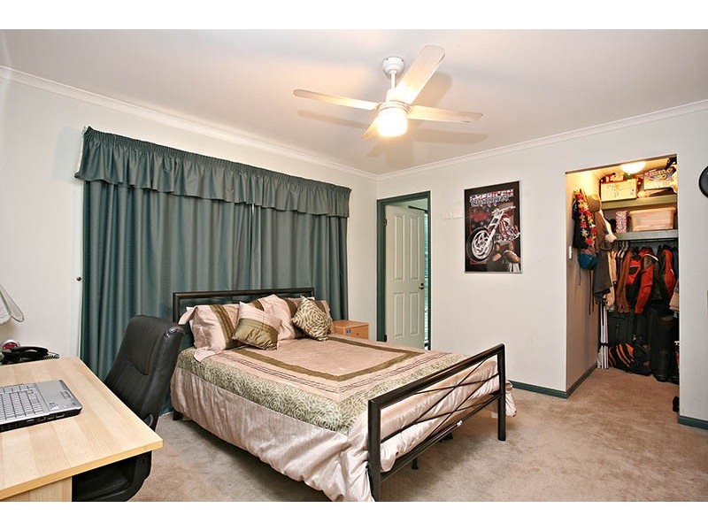 24 Regents Circuit, Forest Lake QLD 4078