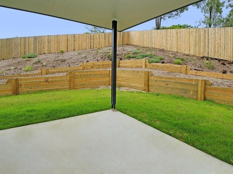 18 Henry Samuel Drive, Redbank Plains QLD 4301