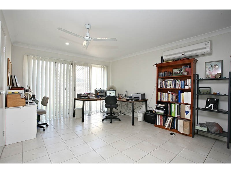 15/8 Rosegum Place, Redbank Plains QLD 4301