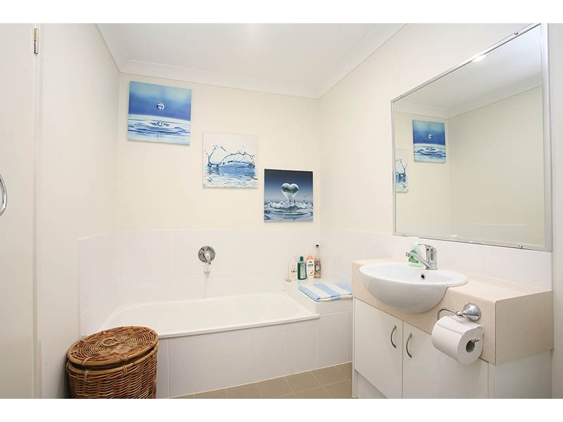 15/8 Rosegum Place, Redbank Plains QLD 4301