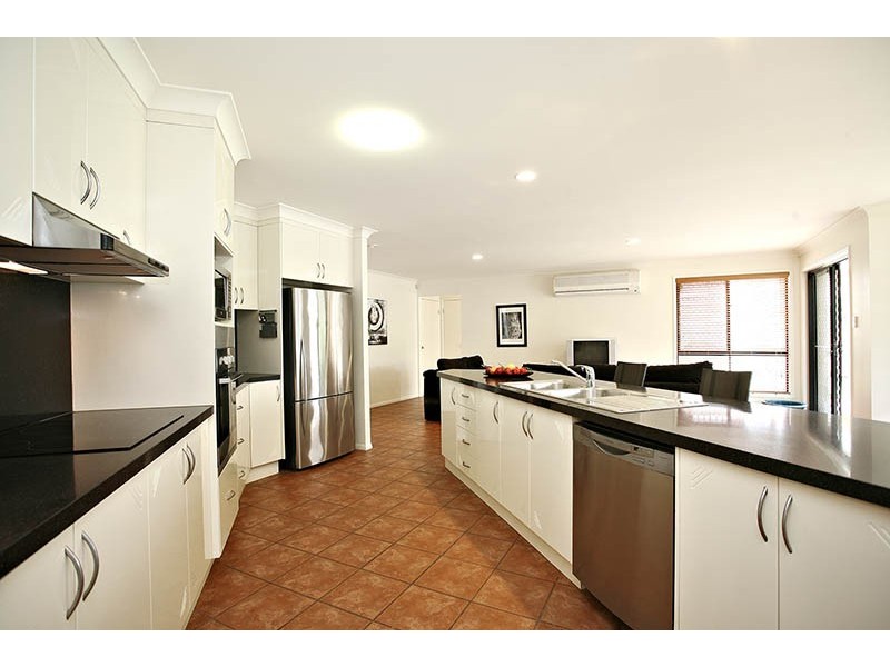 21 Alexandrina Circuit, Forest Lake QLD 4078