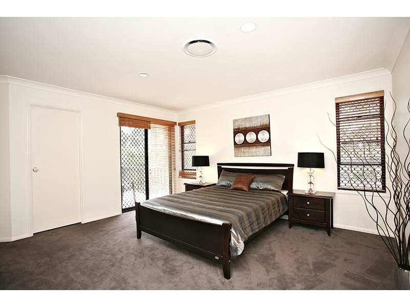 21 Alexandrina Circuit, Forest Lake QLD 4078