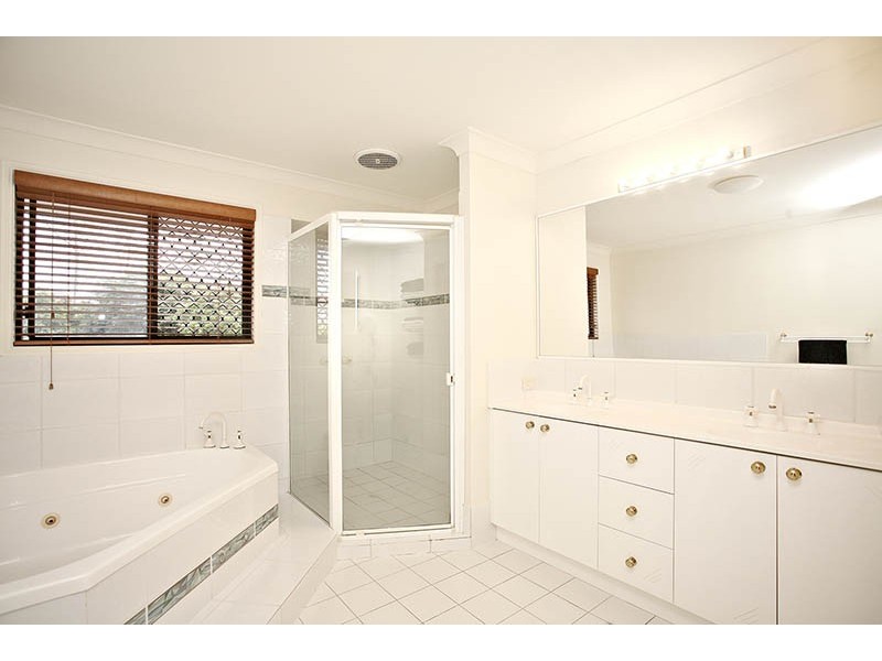 21 Alexandrina Circuit, Forest Lake QLD 4078