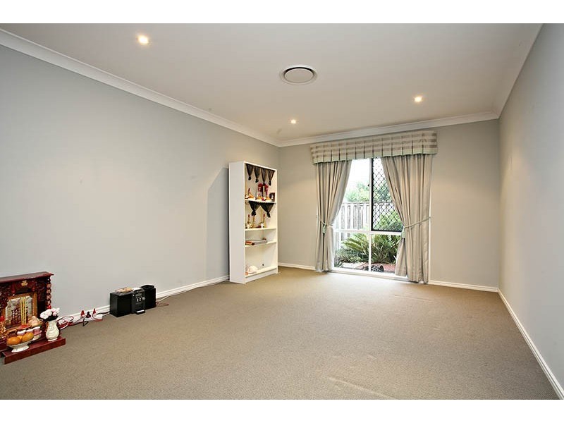 15 Cypress Street, Heathwood QLD 4110