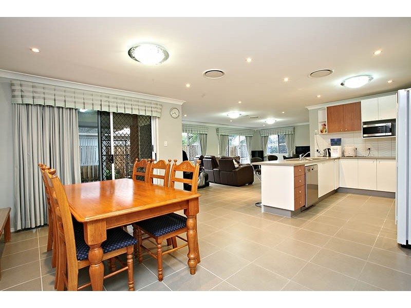 15 Cypress Street, Heathwood QLD 4110