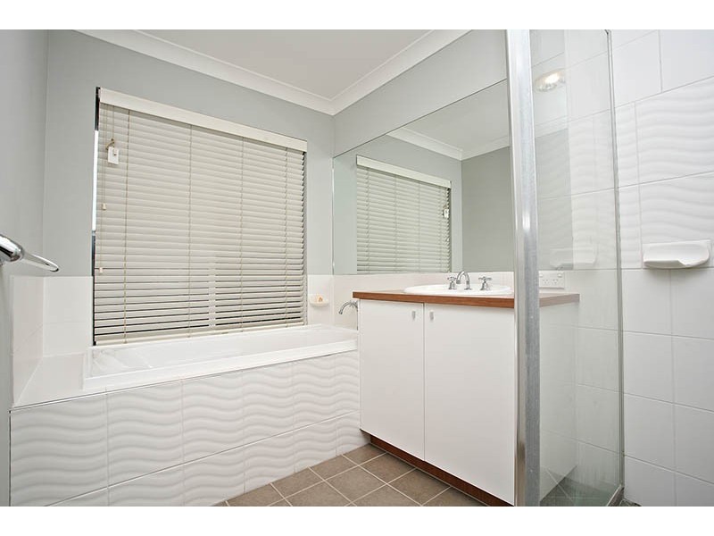 15 Cypress Street, Heathwood QLD 4110