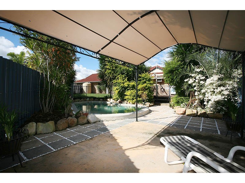 5 Lyall Close, Riverhills QLD 4074