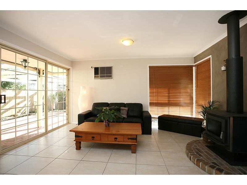 5 Lyall Close, Riverhills QLD 4074