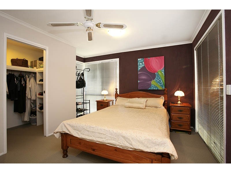 5 Lyall Close, Riverhills QLD 4074